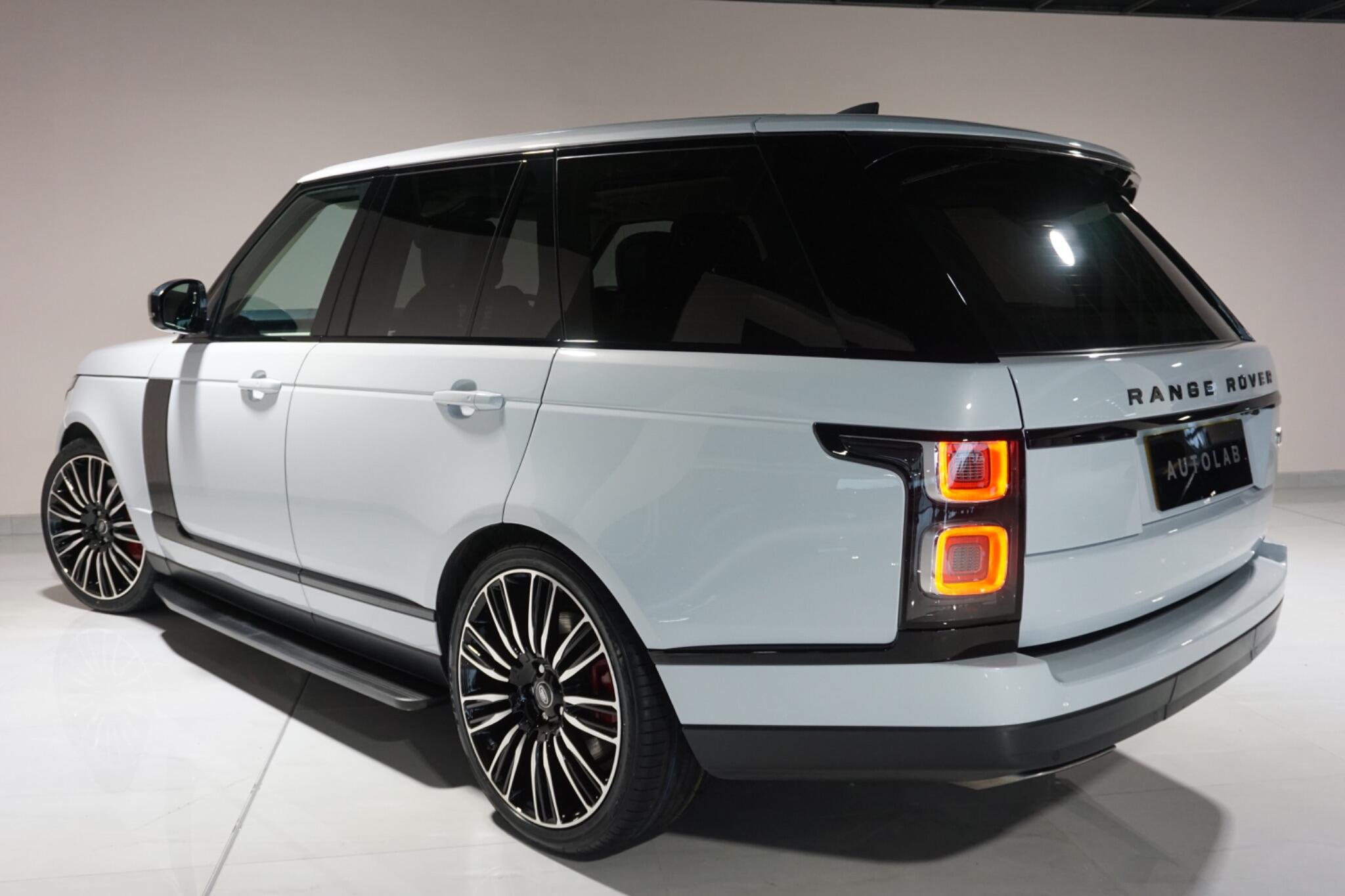 Land Rover Range Rover 2.0 P400e 13.1kWh Vogue SUV 5dr Petrol Plug-in Hybrid Auto 4WD Euro 6 (s/s) (404 ps)